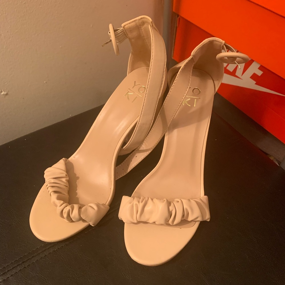 Yoki Heels 👠closet clean out